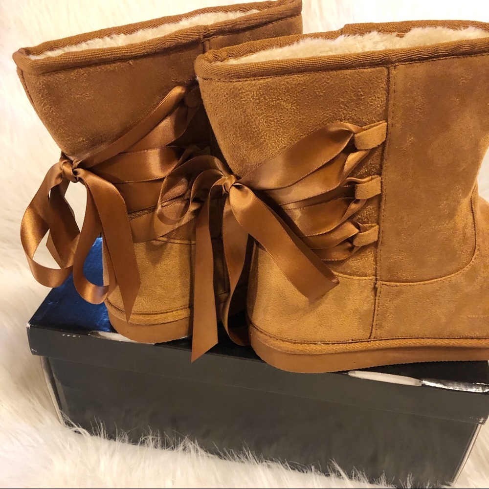 Torrid Faux suede back lace up bow fur bootie - Picture 5 of 7